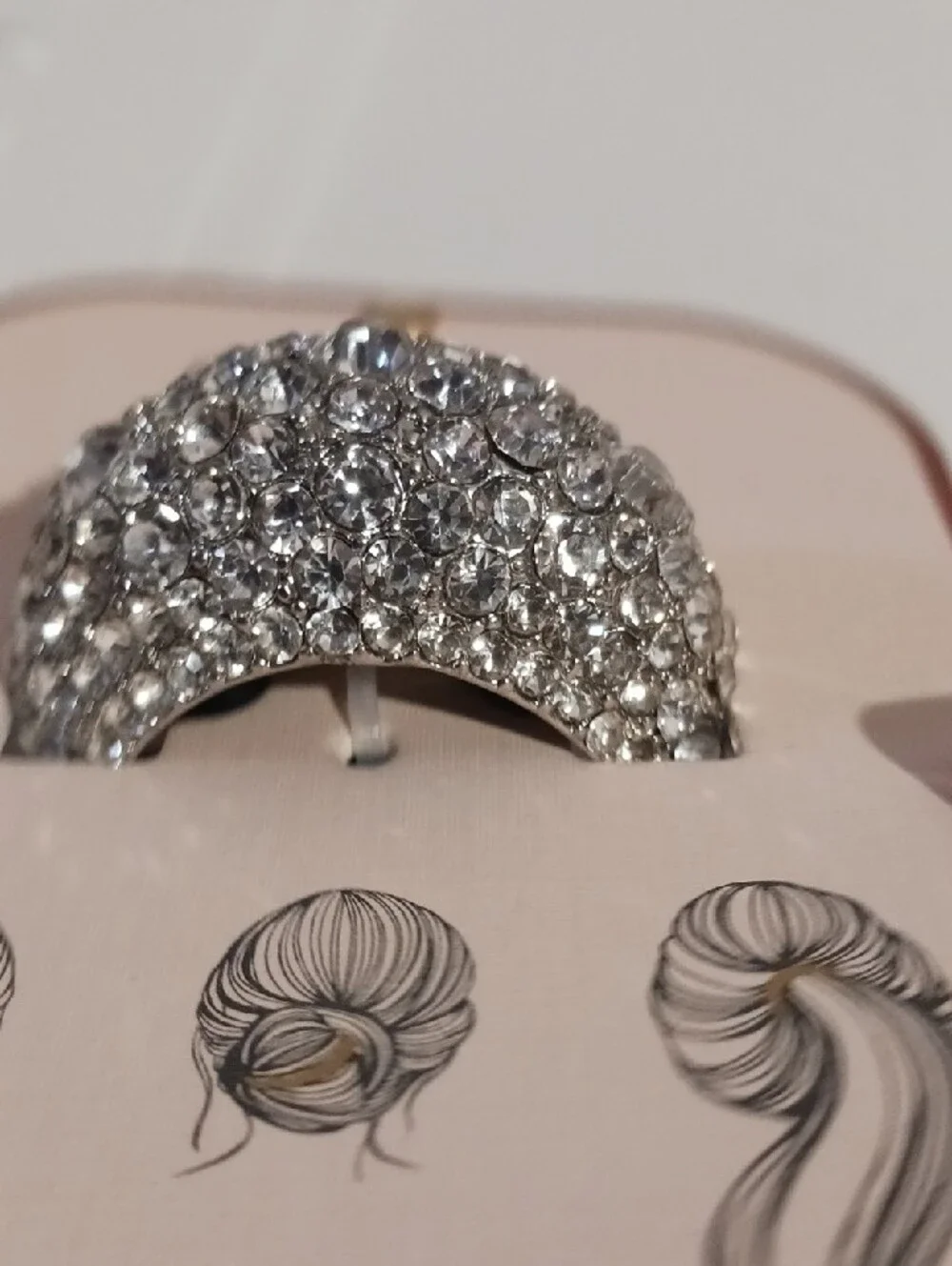 Elegant ⚜️ Camila Coelho Silver Crystal/Rheinstone Ponytail Cuff ⚜️